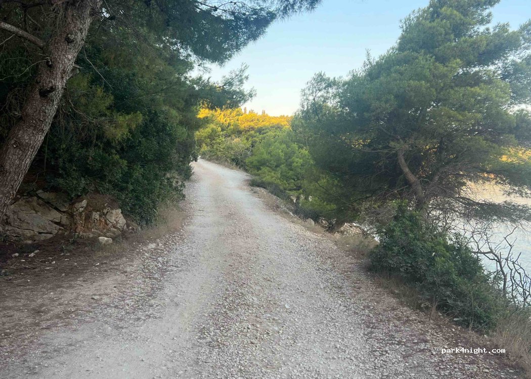 (21224) Slatine - Unnamed Road — foto 3