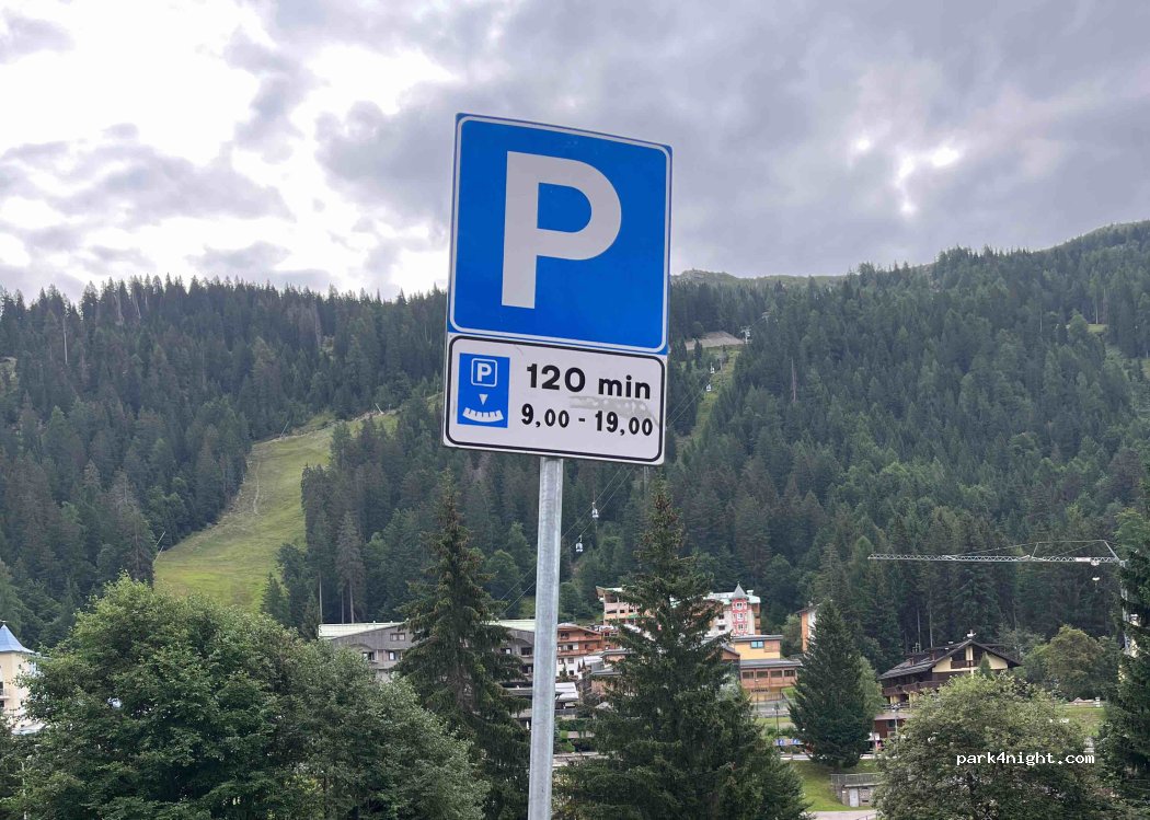 (38086) Madonna di Campiglio - 73-43 Viale Dolomiti di Brenta — foto