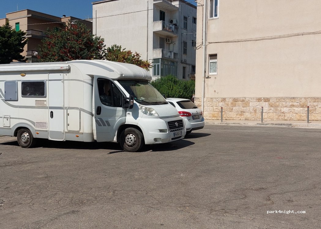 (72014) Cisternino - 21 Via Ceglie — foto
