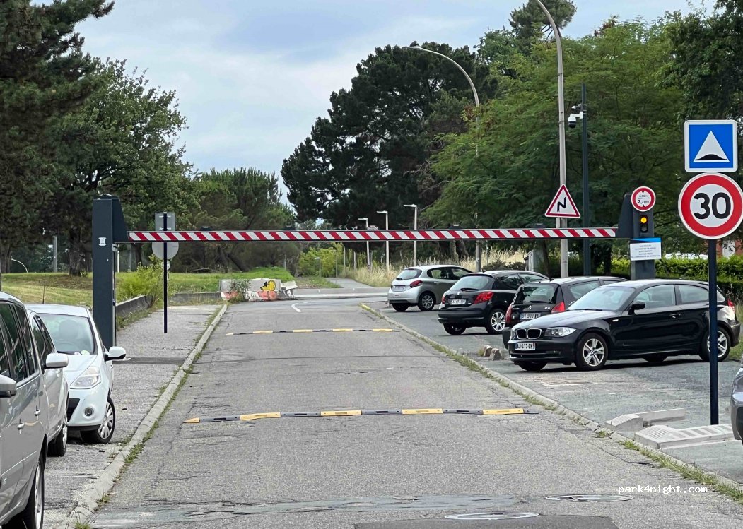 (33600) Pessac - 32 Avenue Léon Duguit — foto 4