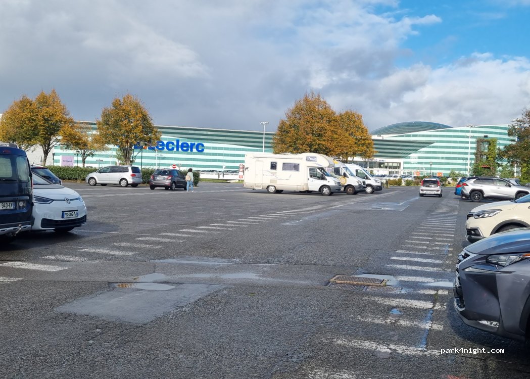 (44800) Saint-Herblain - 2 Place du Nouveau Monde — foto 4