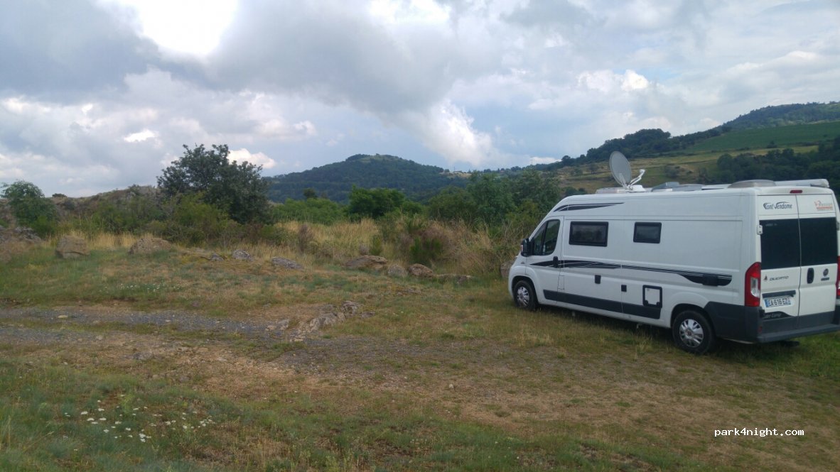 (63450) Cournols - 2059 Chabannes — foto