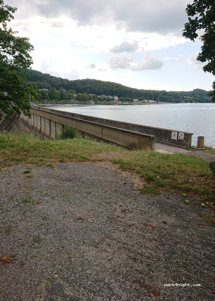 (12430) Villefranche-de-Panat - 47 Avenue du Lévézou — foto