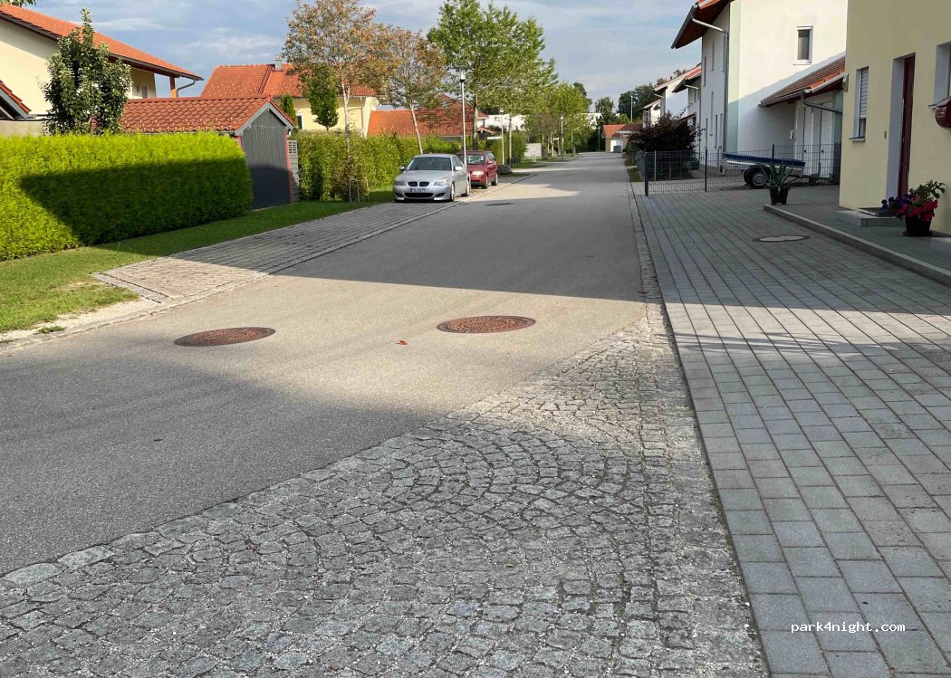 (83301) Traunreut - 1 Geschwister-Scholl-Straße — foto 3
