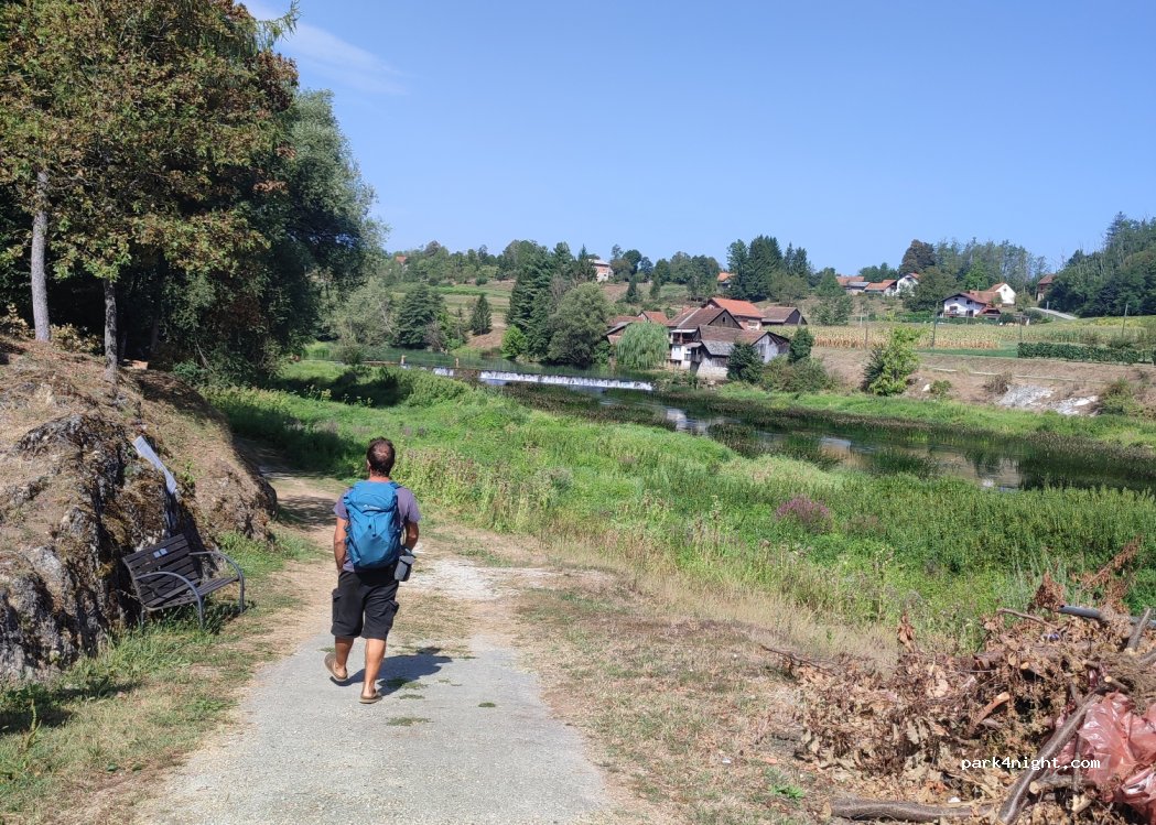 (47250) Lipa - Unnamed Road — foto 3