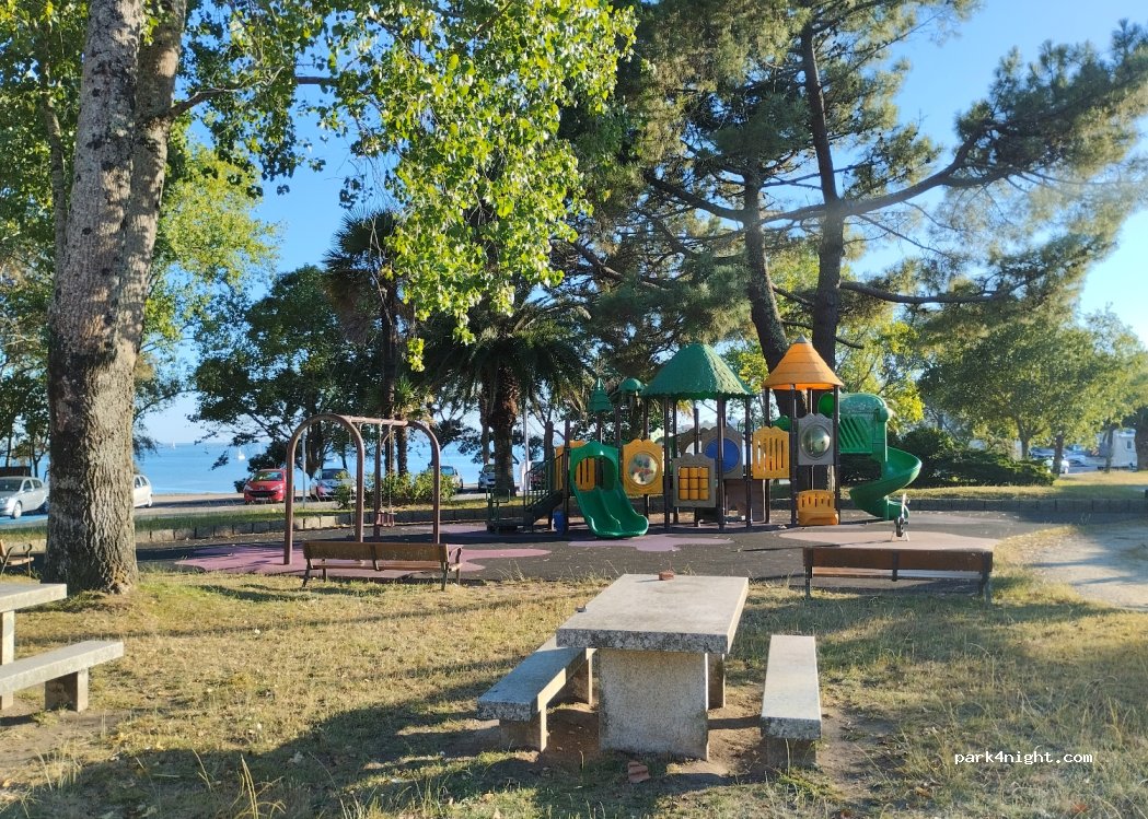 (15992) Boiro - 52 Avenida de Compostela — foto 3