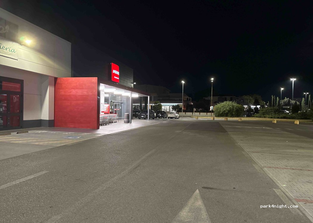 (52025) Montevarchi - Viale Luigi Cadorna — foto