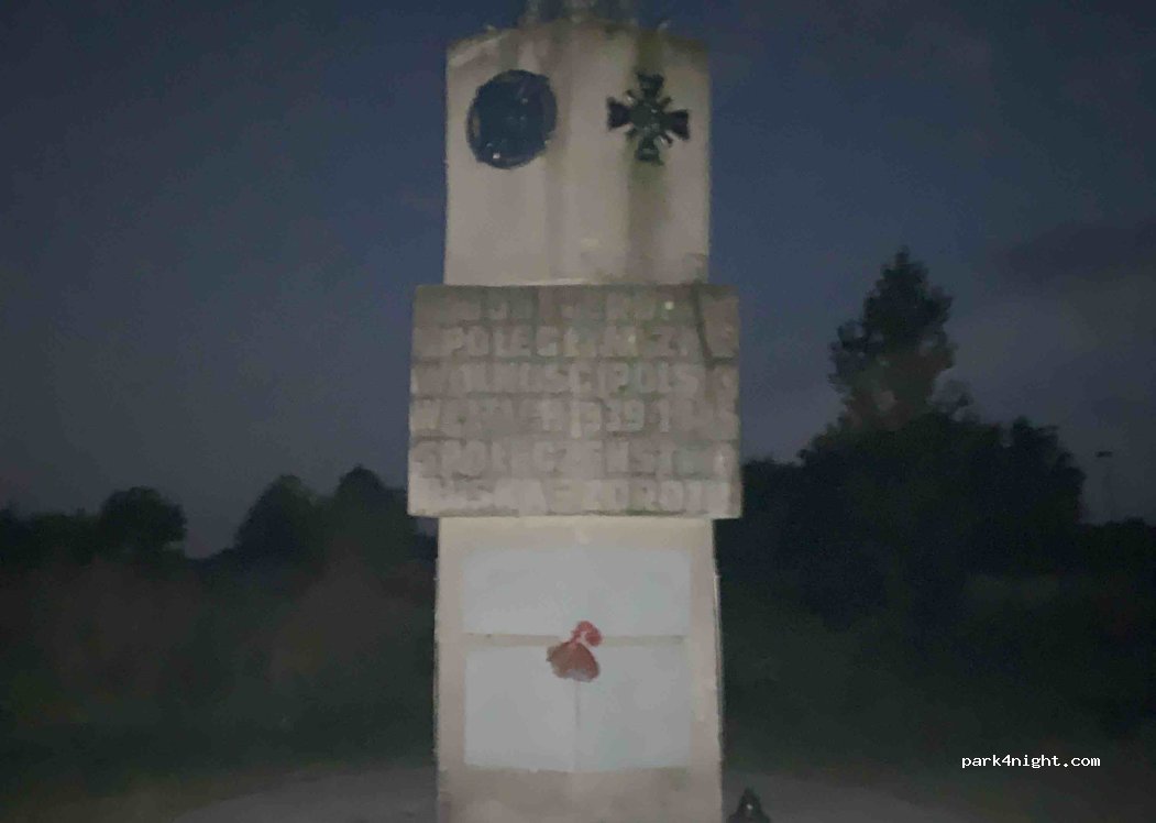 (28-100) Bronina - Unnamed Road — foto