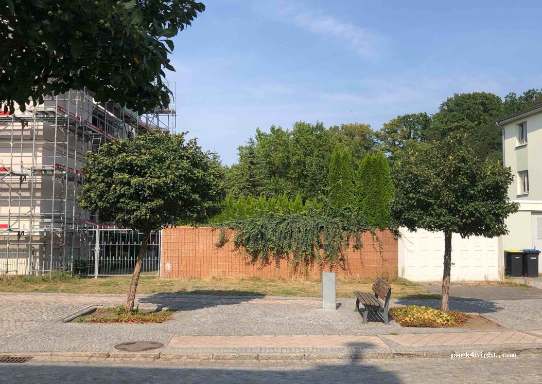 (17192) Waren (Müritz) - Güstrower Str. 9 — foto