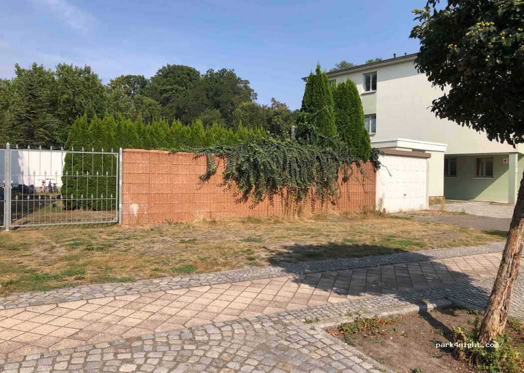 (17192) Waren (Müritz) - Güstrower Str. 9 — foto 2