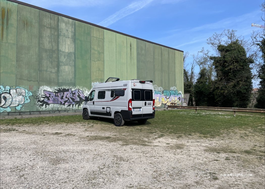 (37019) Peschiera del Garda - Unnamed Road — foto 4