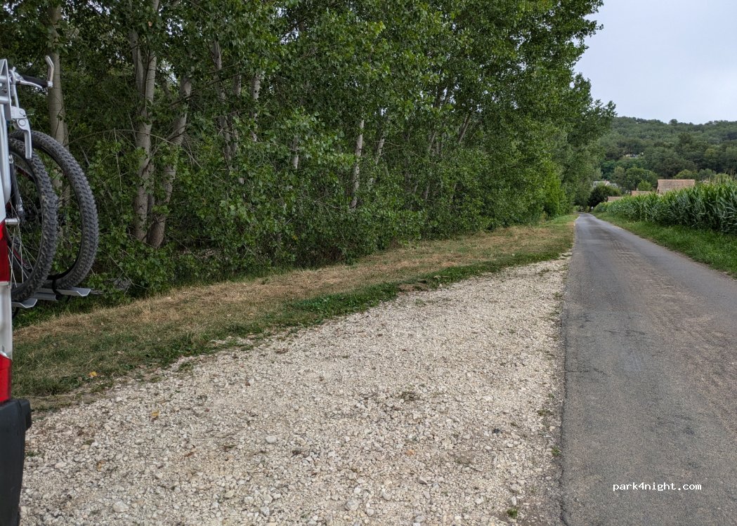 (24570) Le Lardin-Saint-Lazare - 2 Route du Mazubrier — foto