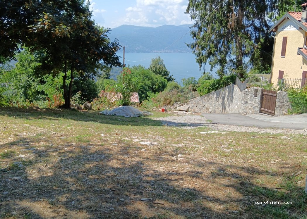 (21014) Laveno-Mombello - 19 Via Vararo — foto