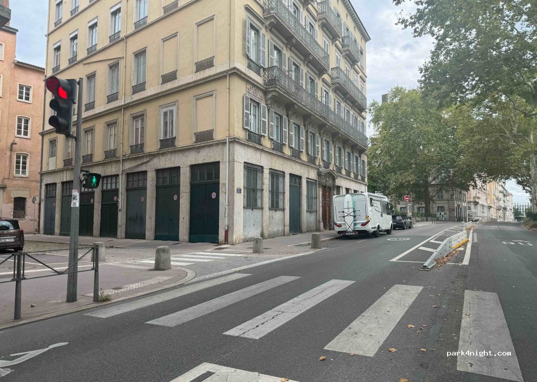 (69002) Lyon - 9 Rue des Remparts d'Ainay — foto 3