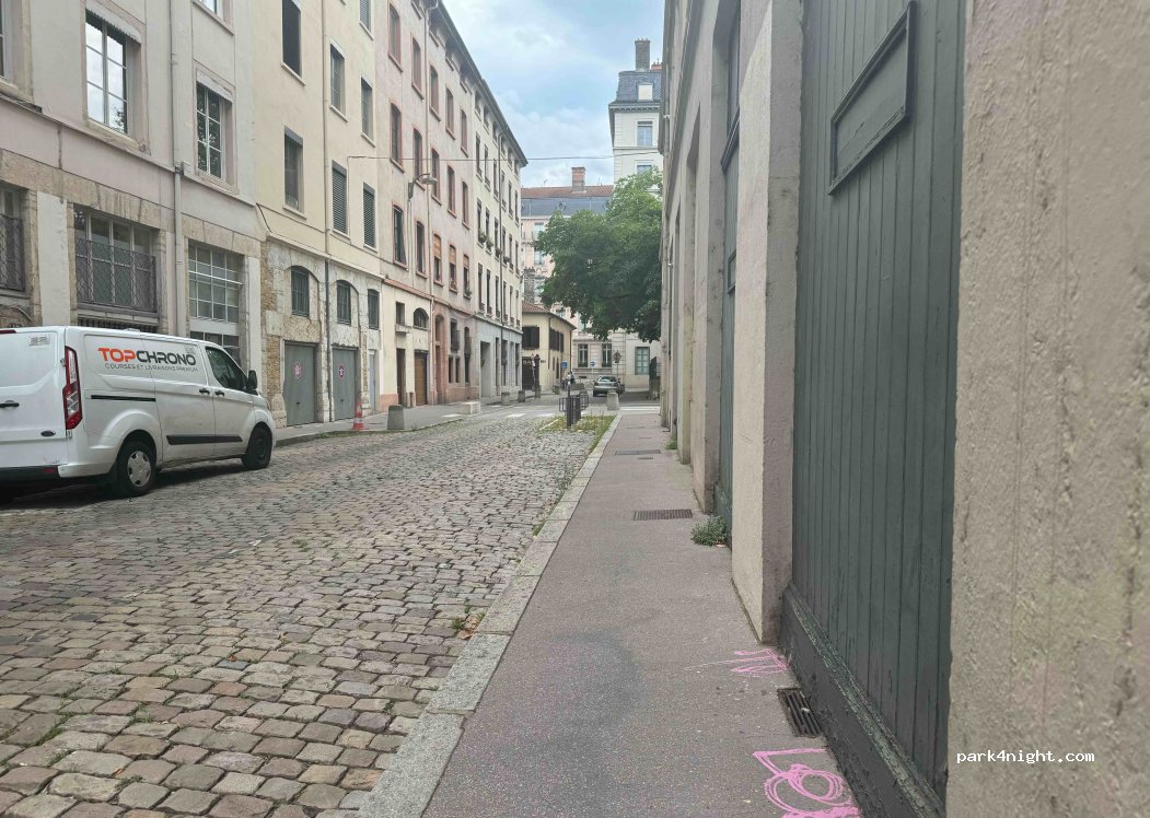 (69002) Lyon - 9 Rue des Remparts d'Ainay — foto 4