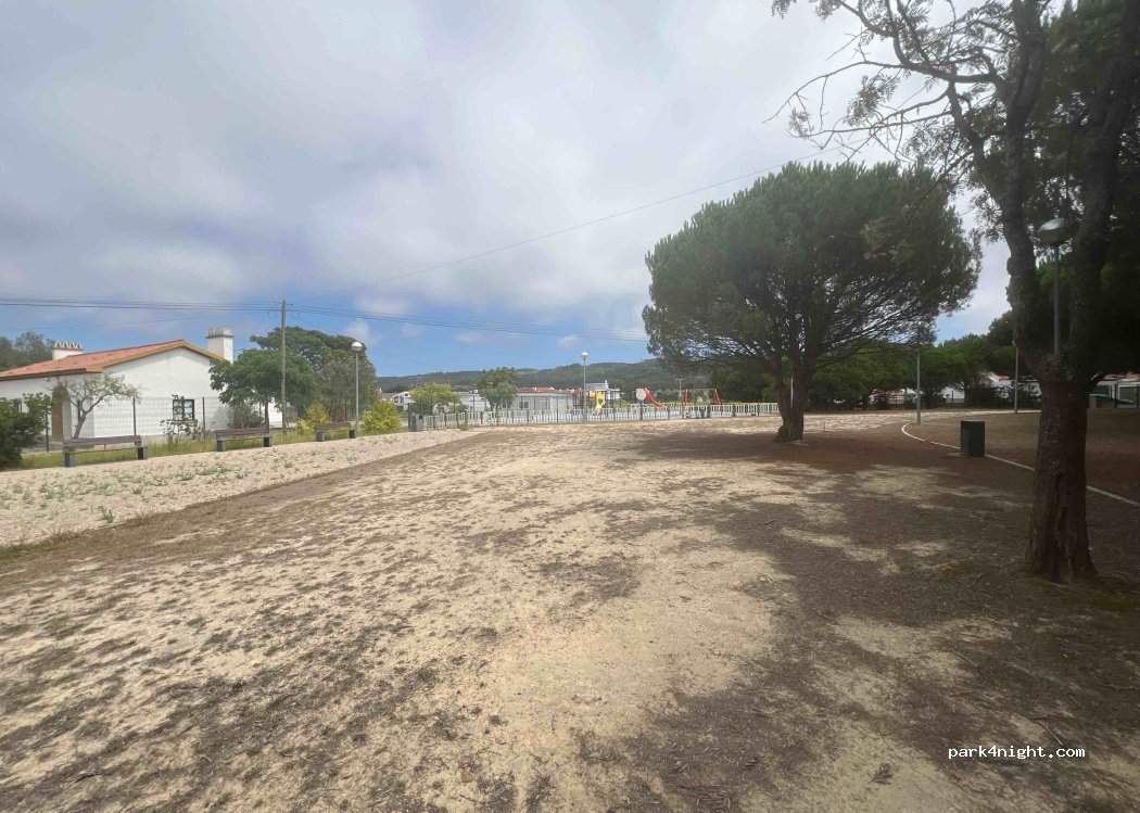 (2450-027) Nazaré - 4 Rua das Escolas — foto 4