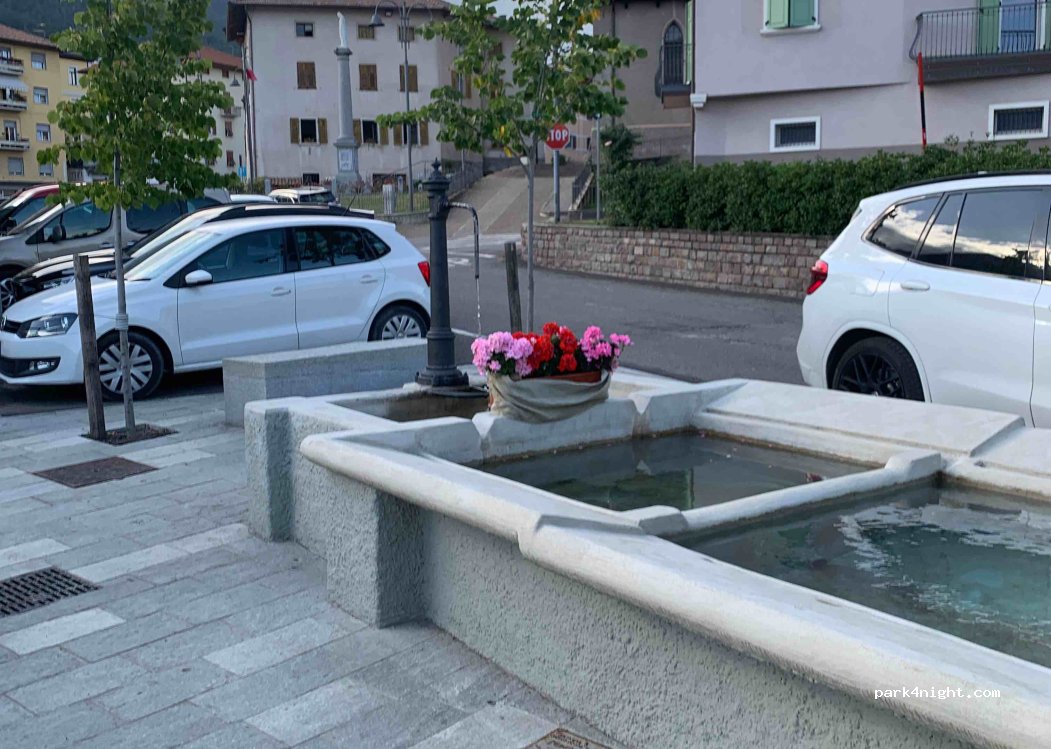 (38019) Tuenno - 24 Piazza Alpini — foto