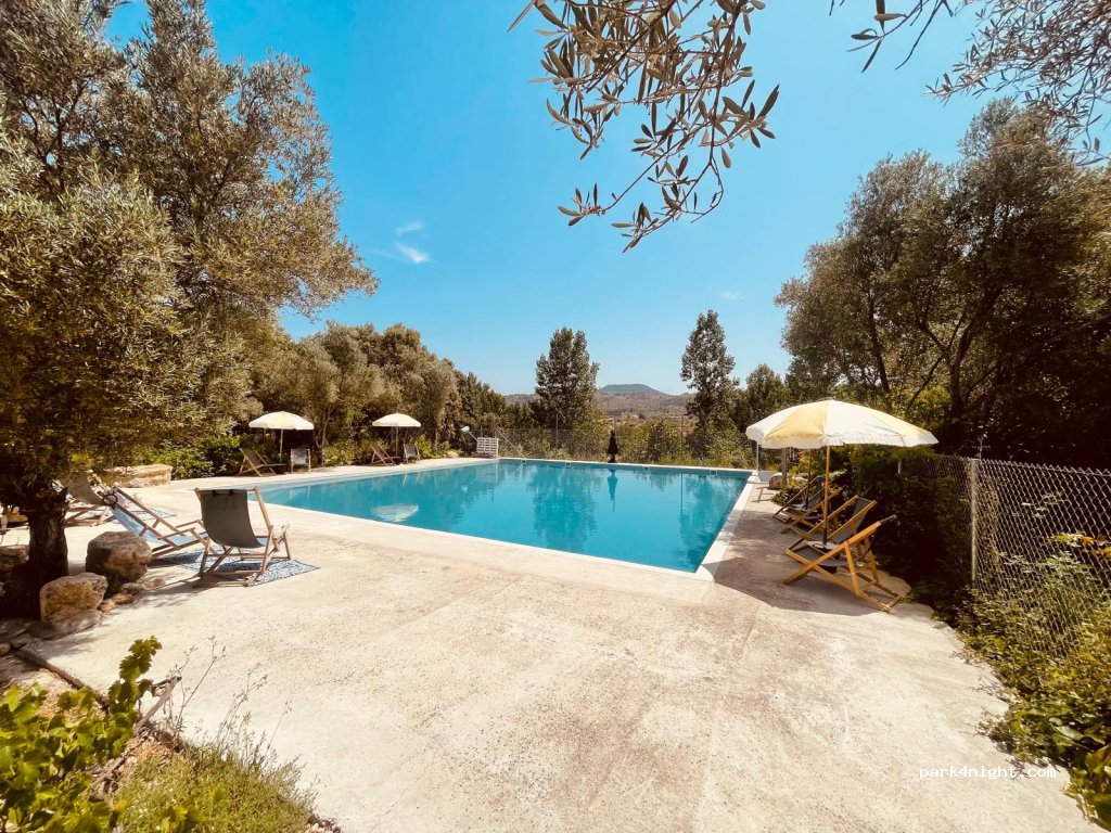 Palaz Cinco – Shaded Camper Pitches & Sunny Pool — foto
