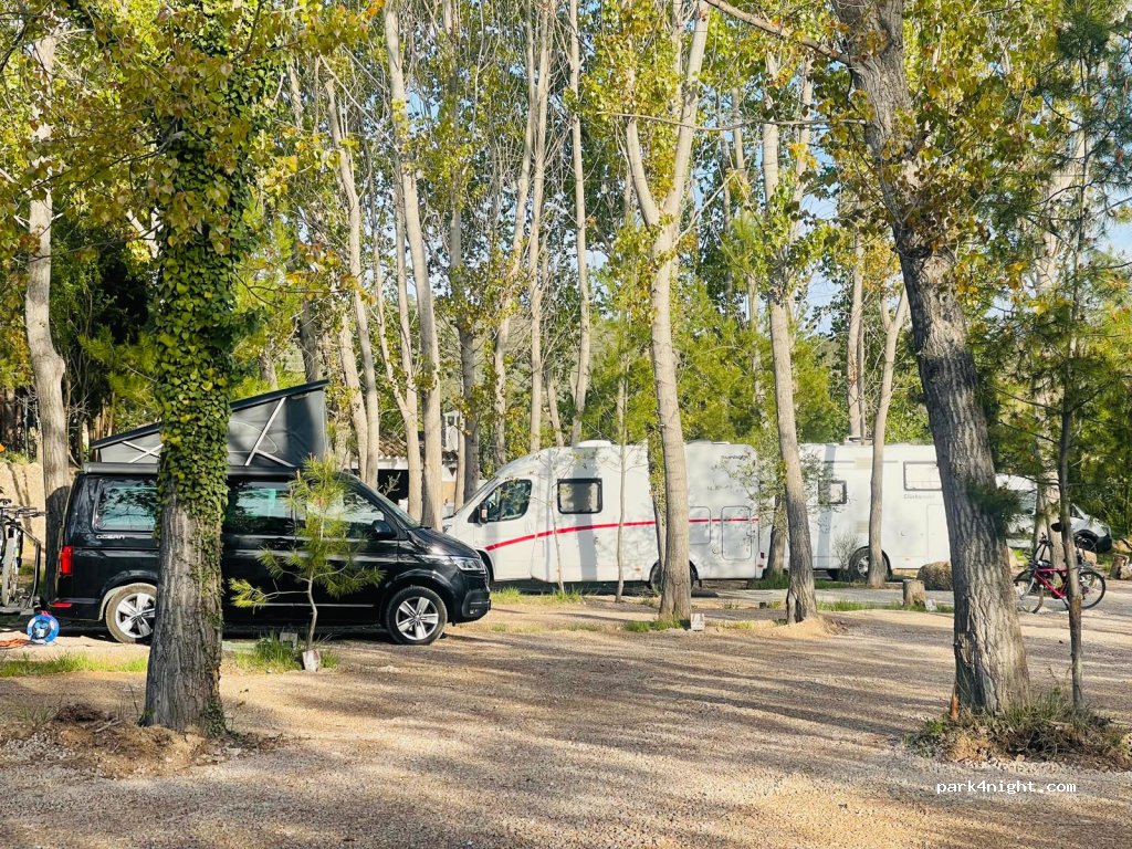 Palaz Cinco – Shaded Camper Pitches & Sunny Pool — foto 3