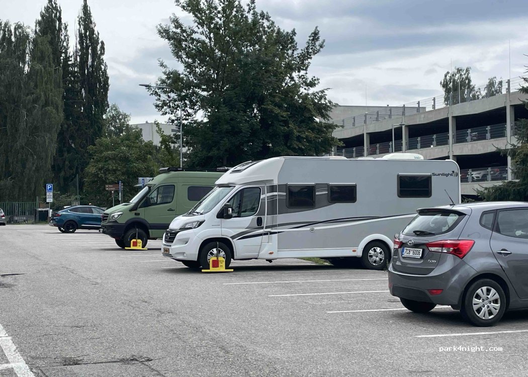(370 01) České Budějovice - 12 Stromovka — foto 3