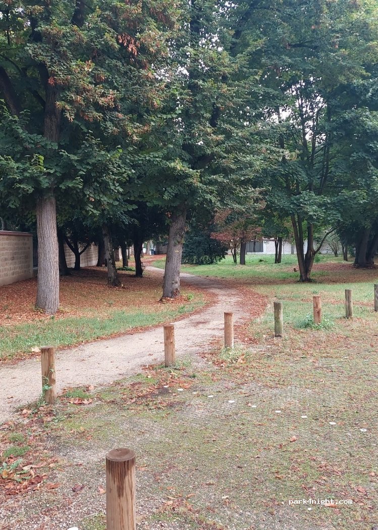 (92500) Rueil-Malmaison - 3 Avenue du Château de la Malmaison — foto 3