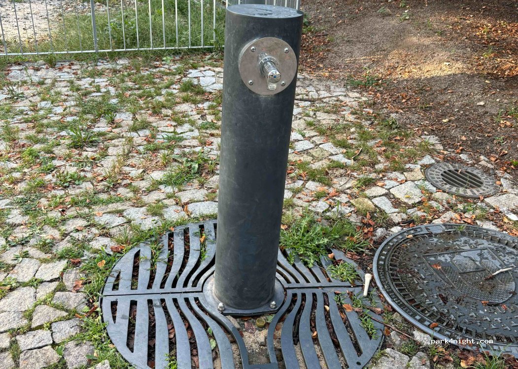 (370 01) České Budějovice - 1a U Tří lvů — foto