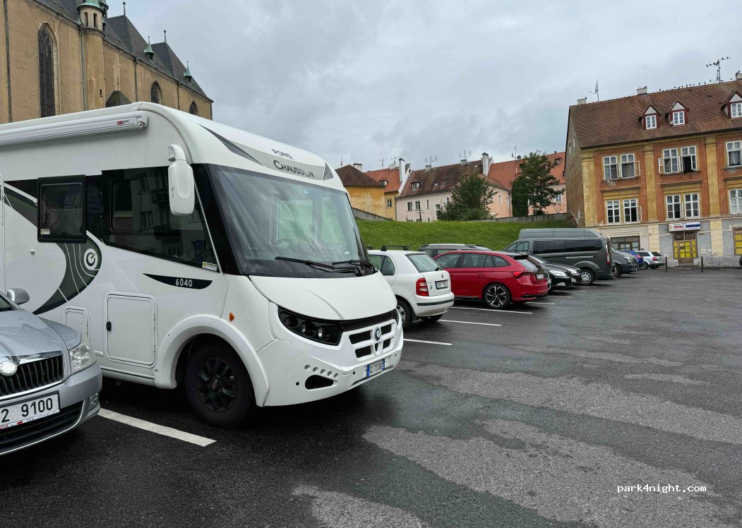 (350 02) Cheb - 10 Kasární náměstí — foto