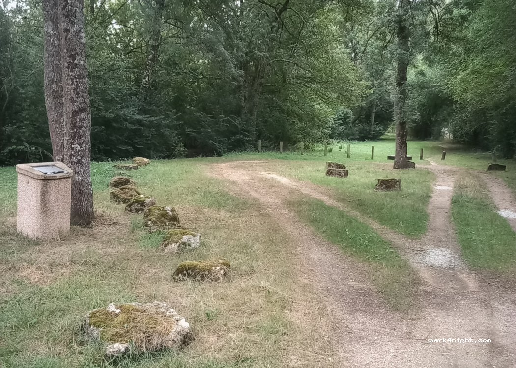 (37190) Azay-le-Rideau - 1 Rue du Stade — foto 2