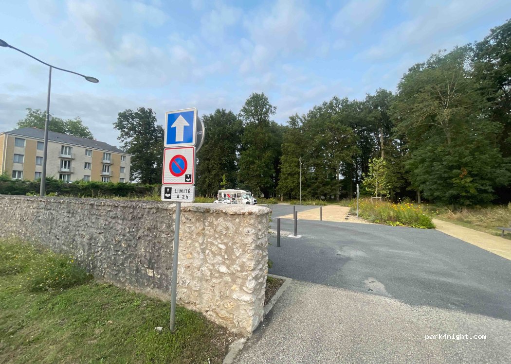 (37360) Neuillé-Pont-Pierre - 8 Avenue du Général de Gaulle — foto 2