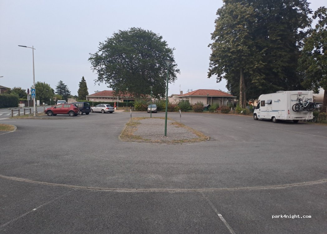 (33380) Marcheprime - 5 Rue Jacques Blieck — foto