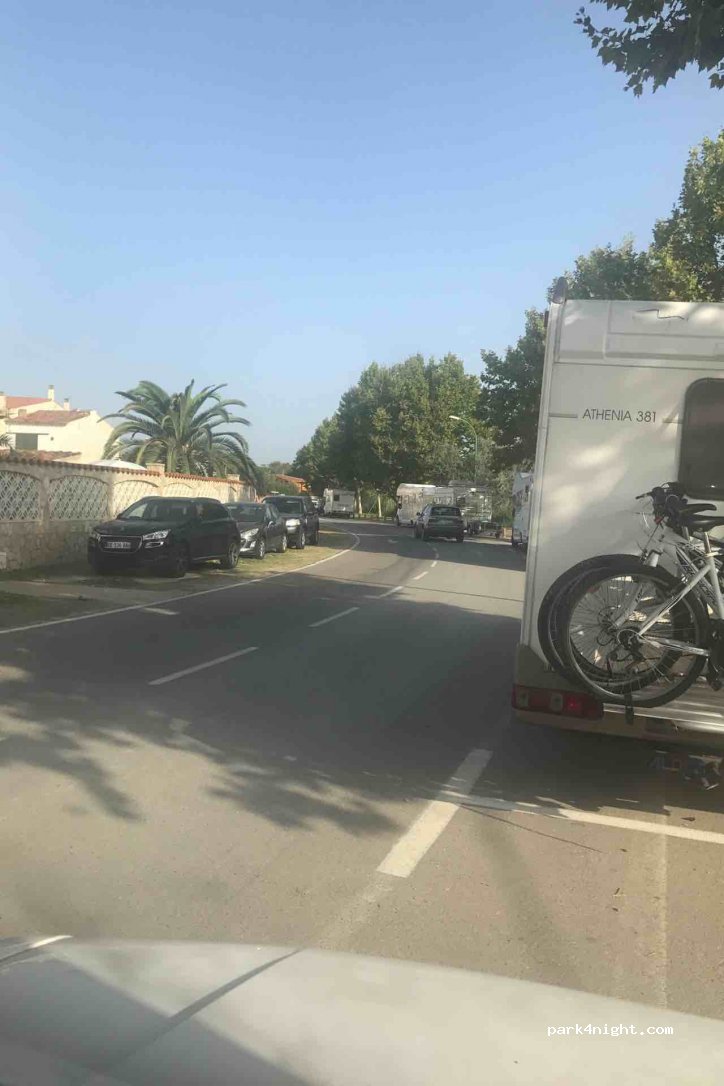 (17487) Empuriabrava - 15 Carrer Jonclos — foto