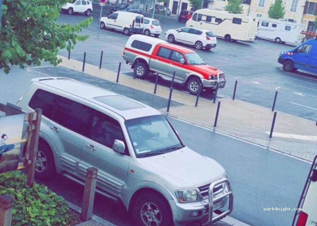 (65700) Maubourguet - 42 Place de la Libération — foto 2