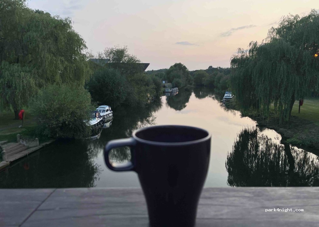 Riverside Caravan Park — foto