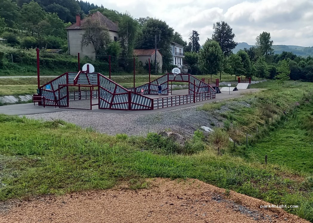 (03250) Le Mayet-de-Montagne - 25 Avenue du Lac — foto