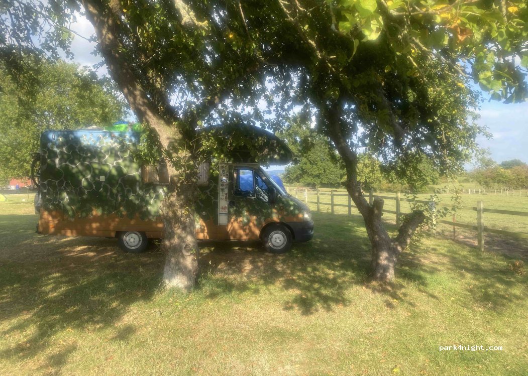 Birch Bank Farm Caravan & Campsite+441244335233 — foto 5
