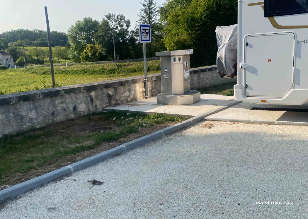 (24320) Verteillac - 300 Le Bourg — foto 2