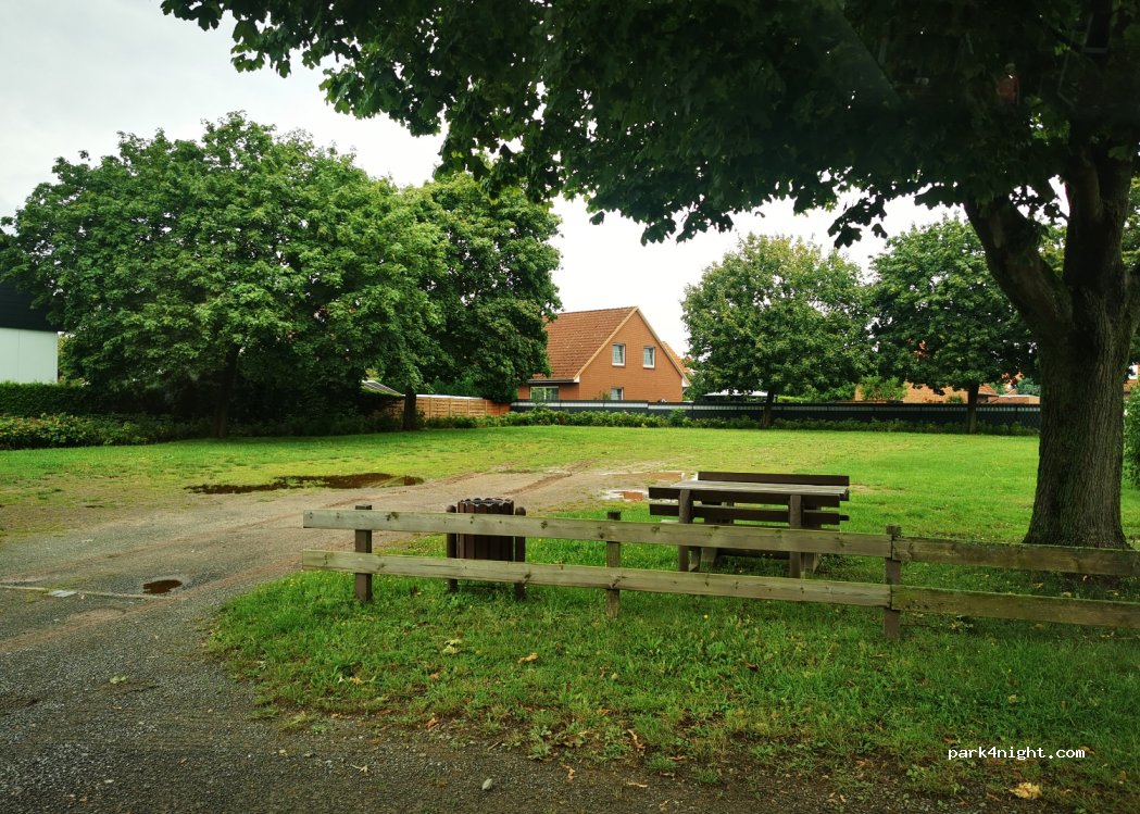 (31547) Rehburg-Loccum - 2 Am Sportplatz — foto