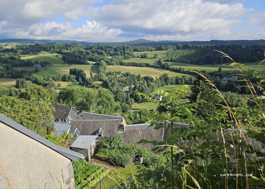 (63680) La Tour-d'Auvergne - Chemin de la Pereyre — foto 2
