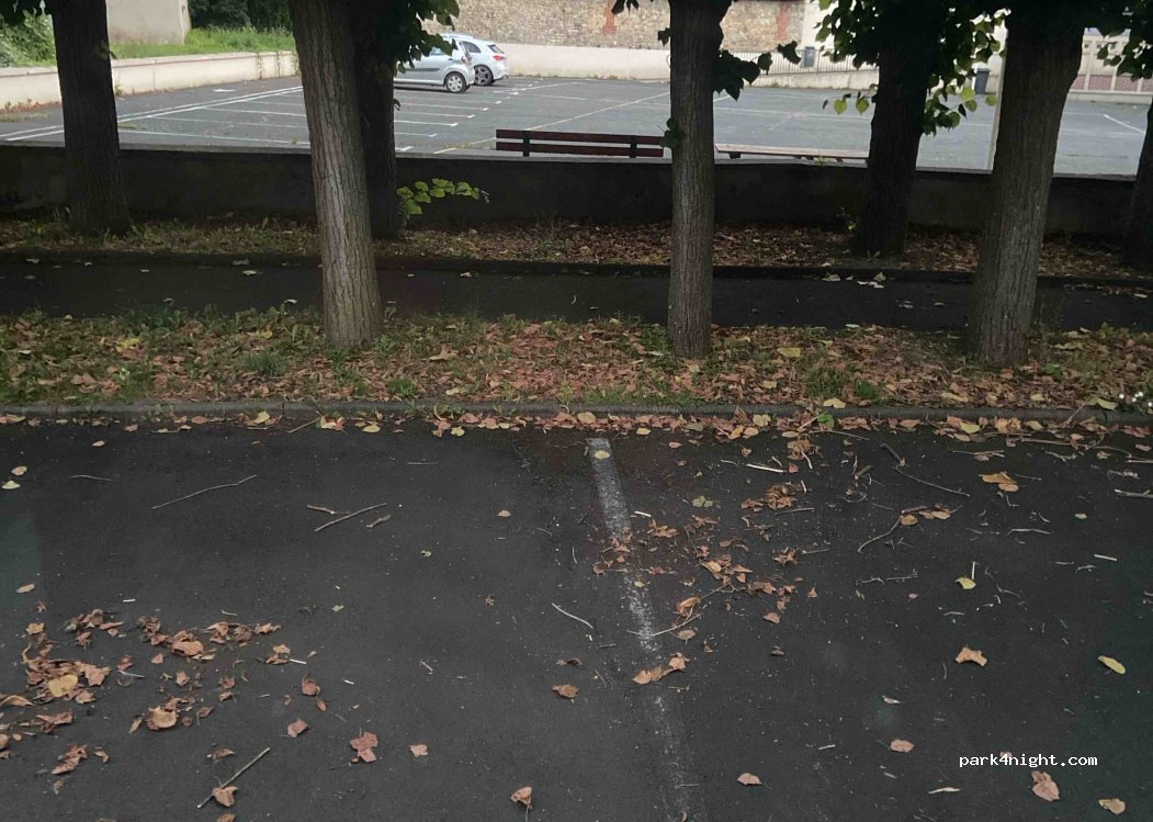 (14100) Lisieux - 3 Rue Paul Banaston — foto 2