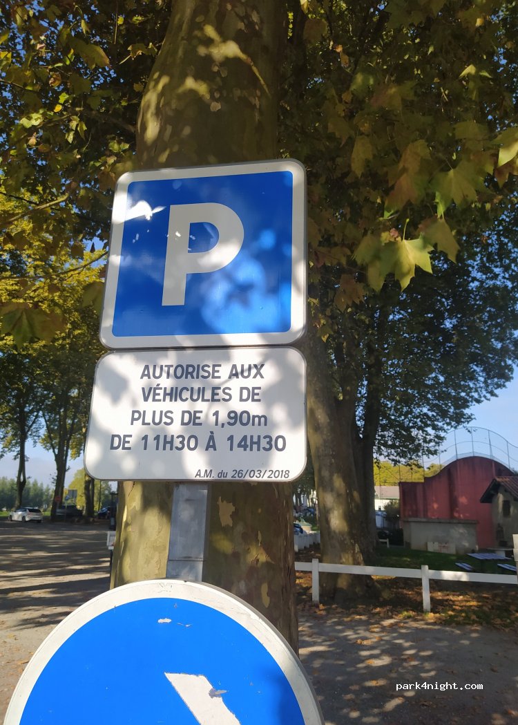 Aire de services et stationnement camping-car Peyrehorade — foto 2