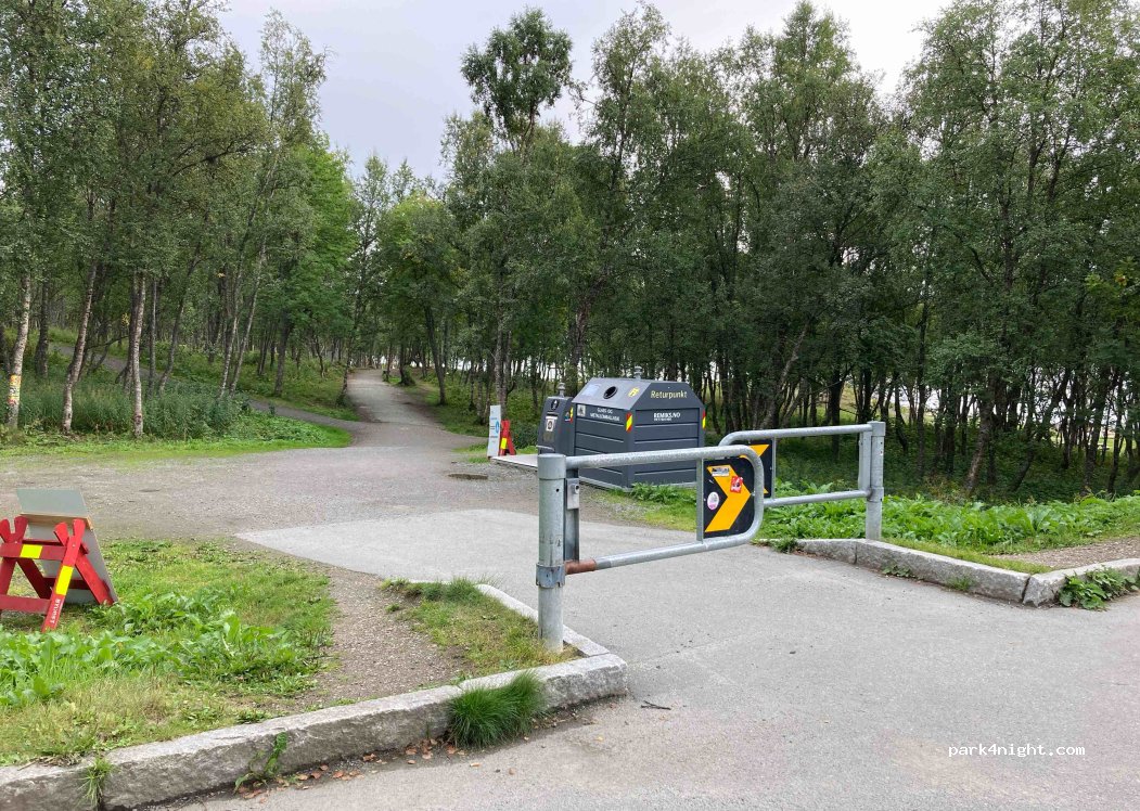 (9013) Tromsø - 30 Kvaløyvegen — foto