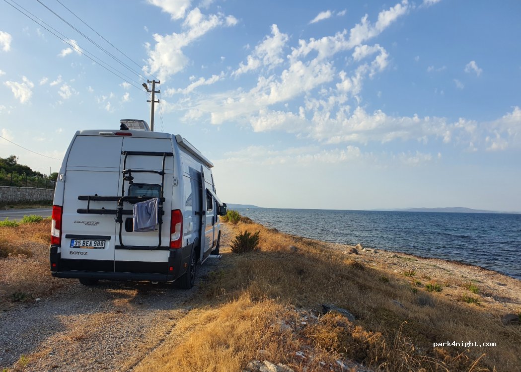 (35433) Alaçatı - 319 Gülbahçe Caddesi — foto 2