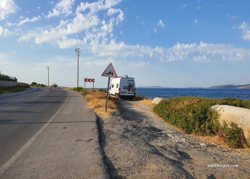 (35433) Alaçatı - 319 Gülbahçe Caddesi — foto 3