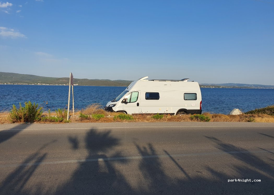 (35433) Alaçatı - 319 Gülbahçe Caddesi — foto 4