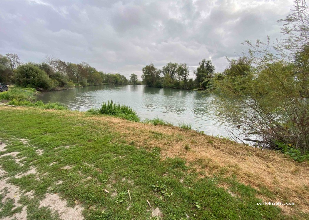 (17610) Chaniers - 14 Route Alain Colas — foto