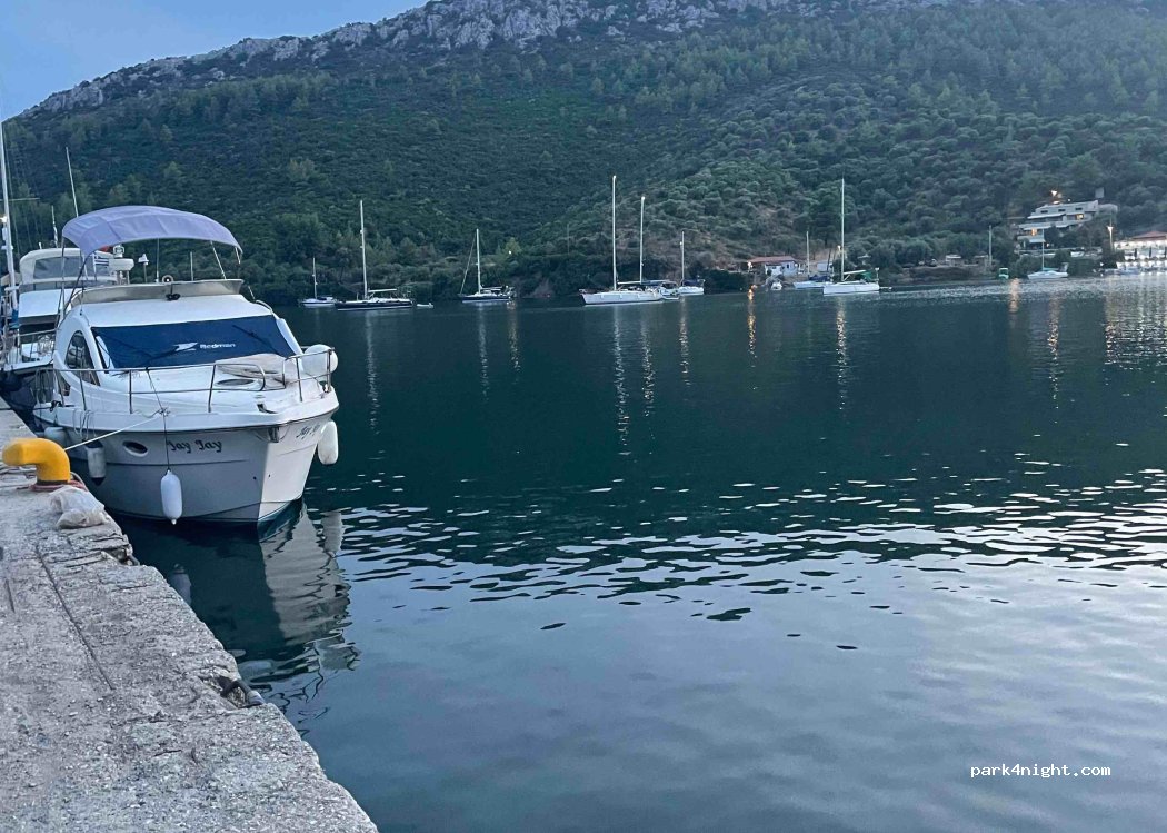 (630 72) Koufos - Unnamed Road — foto