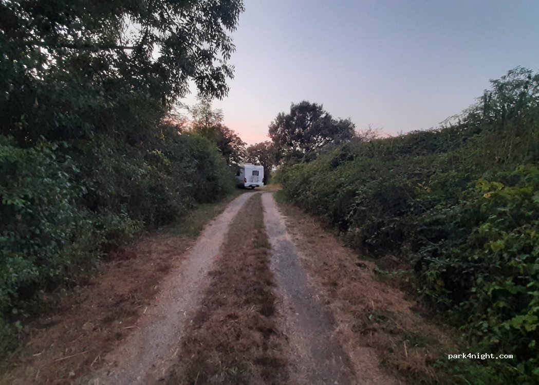 (12260) Villeneuve - 447 Route de Lanuéjouls — foto 2