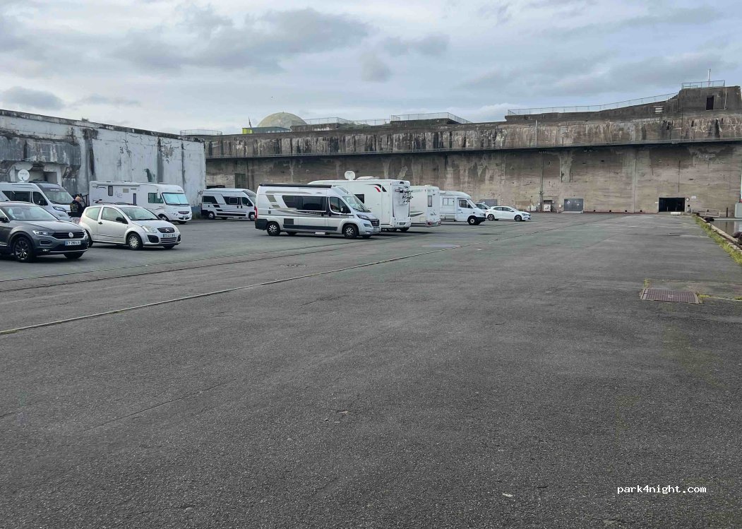 (44600) Saint-Nazaire - 4 Boulevard René Coty — foto 3