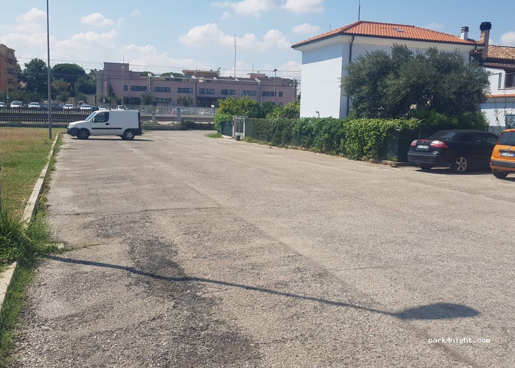 (61032) Fano - 27 Via dello Scalo — foto 2