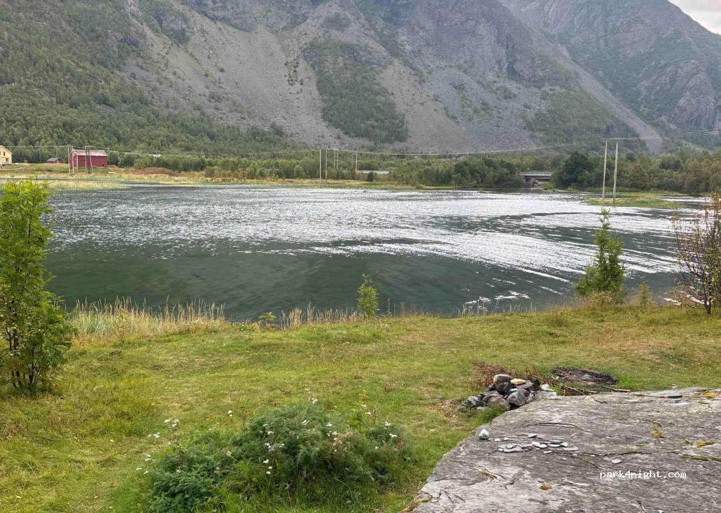 (9519) Skillefjord - — foto